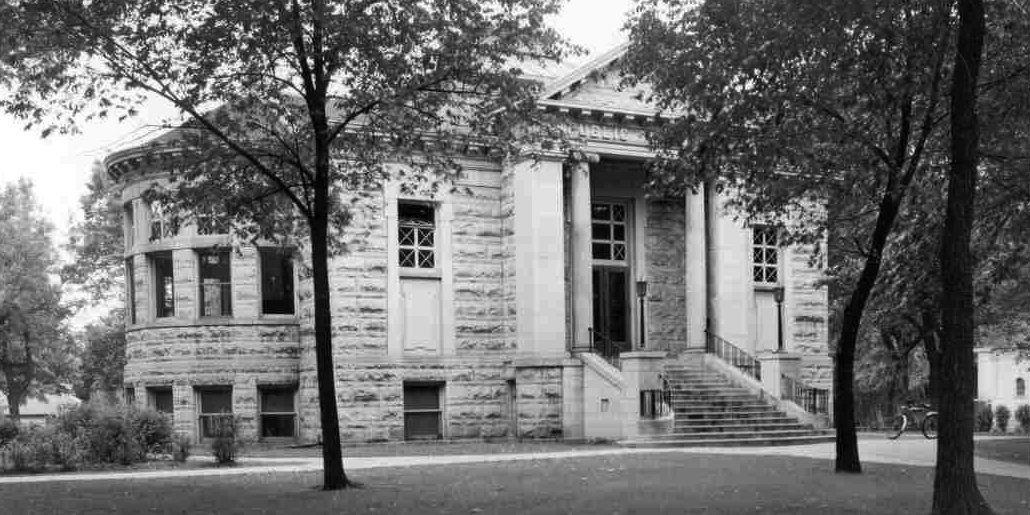 Photo of original Waukesha Carnegie library
